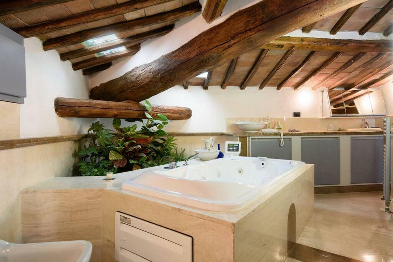 Penthouse In Siena Near Piazza Del Campo Apartment Bagian luar foto