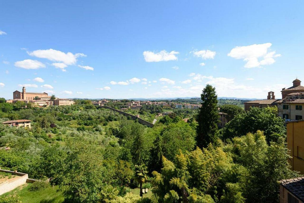 Penthouse In Siena Near Piazza Del Campo Apartment Bagian luar foto